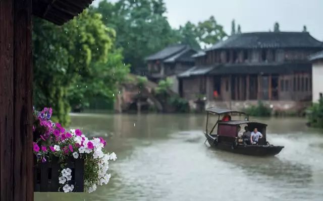 中國(guó)古鎮(zhèn)：淺析32個(gè)中國(guó)最美古鎮(zhèn)！