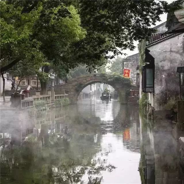 中國(guó)古鎮(zhèn)：淺析32個(gè)中國(guó)最美古鎮(zhèn)！