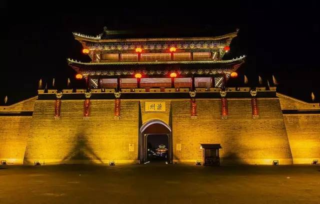 中國(guó)古鎮(zhèn)：淺析32個(gè)中國(guó)最美古鎮(zhèn)！