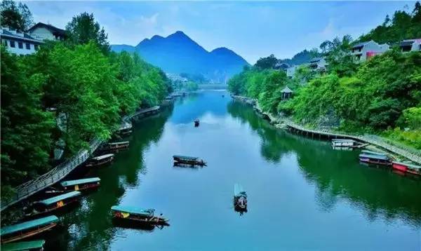 中國(guó)古鎮(zhèn)：淺析32個(gè)中國(guó)最美古鎮(zhèn)！