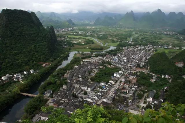 中國(guó)古鎮(zhèn)：淺析32個(gè)中國(guó)最美古鎮(zhèn)！