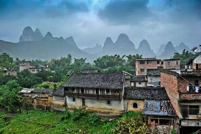中國(guó)古鎮(zhèn)：淺析32個(gè)中國(guó)最美古鎮(zhèn)！