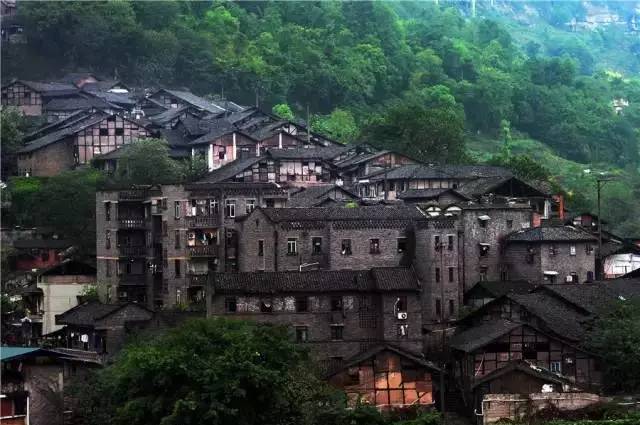 中國(guó)古鎮(zhèn)：淺析32個(gè)中國(guó)最美古鎮(zhèn)！