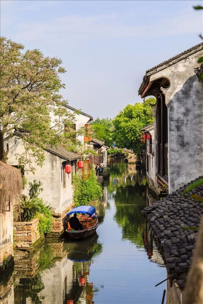 古鎮(zhèn)最美季節(jié)，你就是畫中人