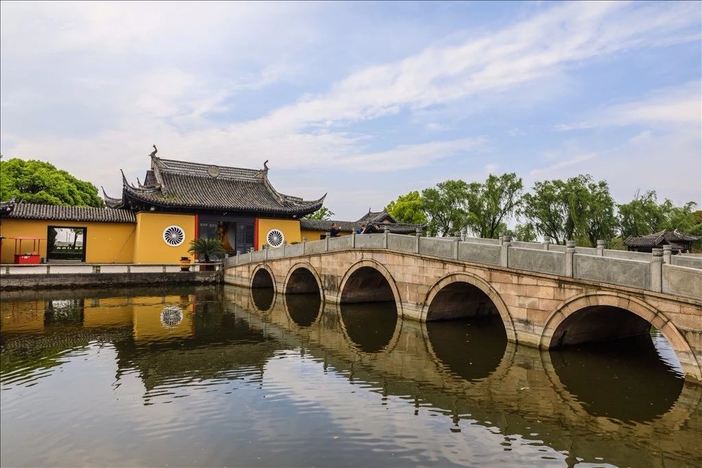 古鎮(zhèn)最美季節(jié)，你就是畫中人