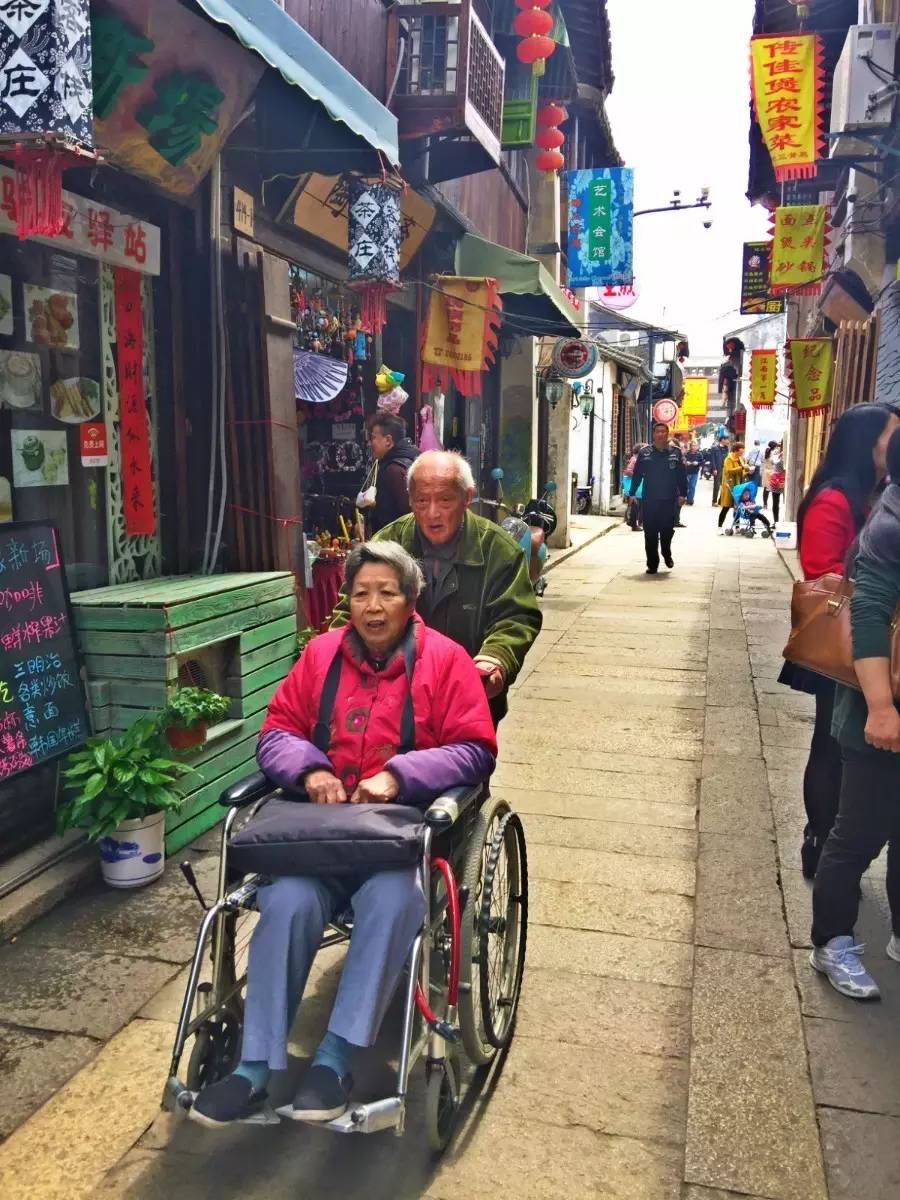 古鎮(zhèn)之外的新場，或許更有新意