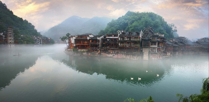 一座古香古色的古鎮(zhèn)，湖南鳳凰古城