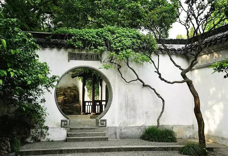 中國(guó)建筑六大派之一，蘇派建筑