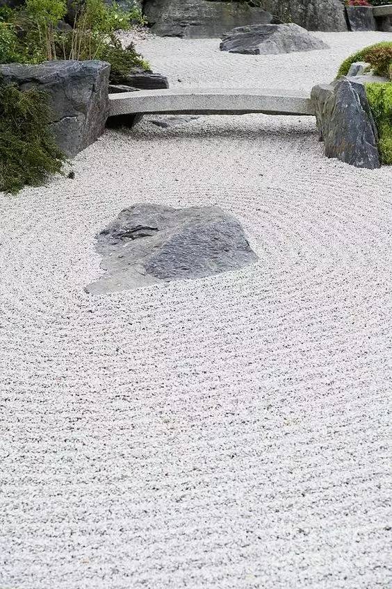 園林景觀設(shè)計(jì)中的一條漂亮旱溪