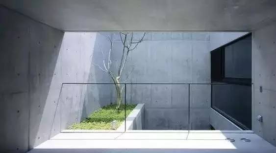 水泥墻樸素寂靜的美，庭院設(shè)計(jì)