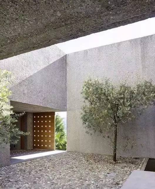 水泥墻樸素寂靜的美，庭院設(shè)計(jì)