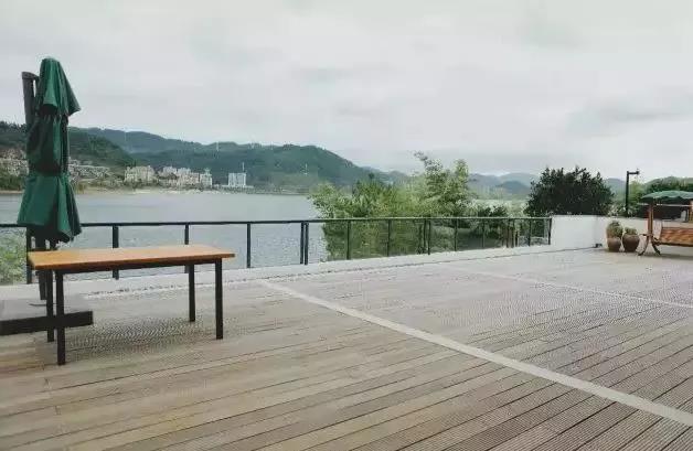 10家遺世獨立的湖畔民宿，感受盛夏的一股清涼