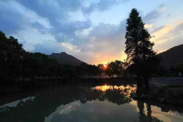 10家遺世獨立的湖畔民宿，感受盛夏的一股清涼