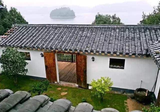 10家遺世獨立的湖畔民宿，感受盛夏的一股清涼