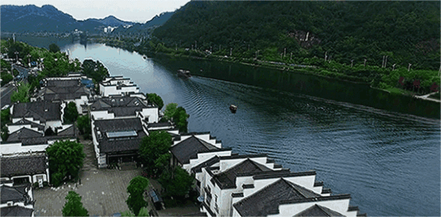 黃山·月棲溪，像老建筑經(jīng)時(shí)光沉淀越來(lái)有味道