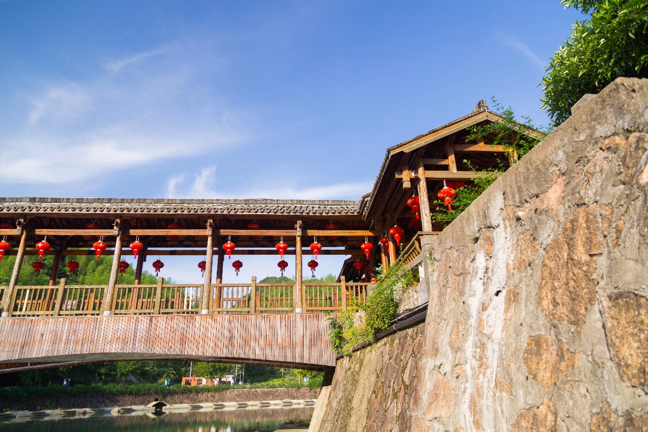 點(diǎn)叁民宿，千島湖坐船賞景豈不詩(shī)意？