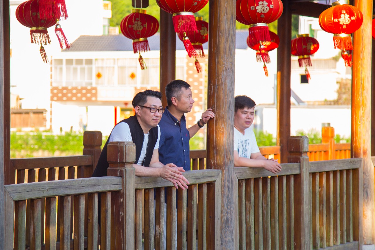 點(diǎn)叁民宿，千島湖坐船賞景豈不詩(shī)意？