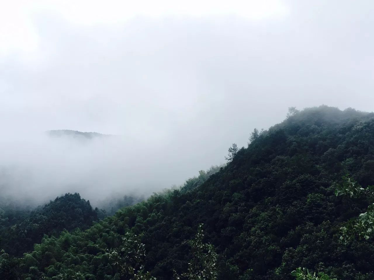 杭州·天方夜潭，給你一個(gè)「山脊之巔」的舞臺(tái)