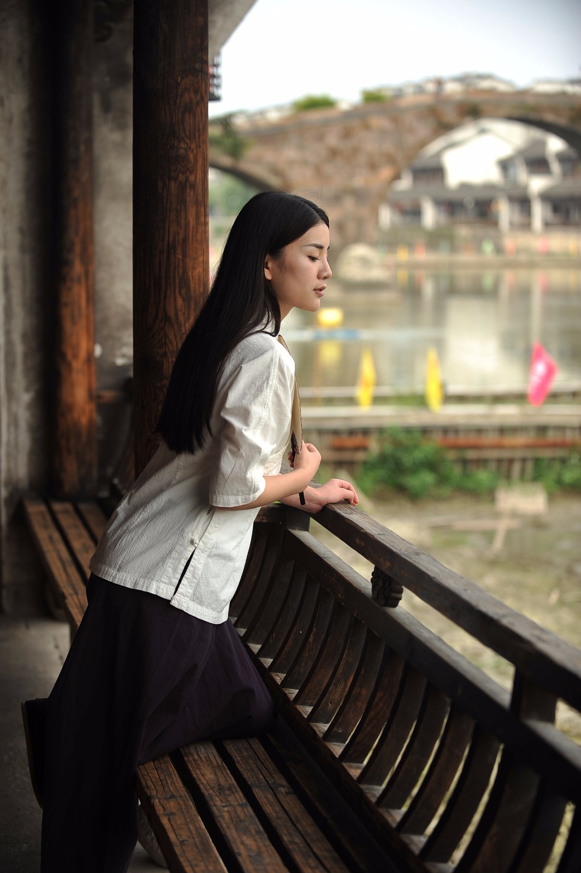 塘棲古鎮(zhèn)小茶姑娘，古鎮(zhèn)溪邊沐浴清風(fēng)滌蕩心靈