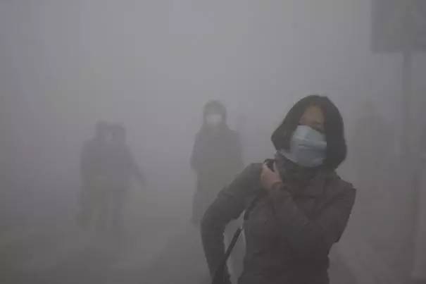 如隱·小佐居，半入溪水半入云