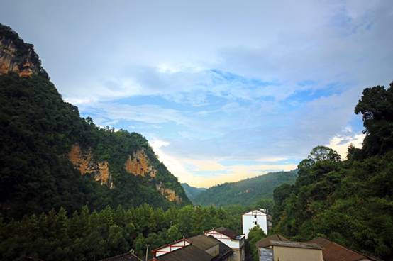 壹城一家，一座城一盞燈一個(gè)家在守候你