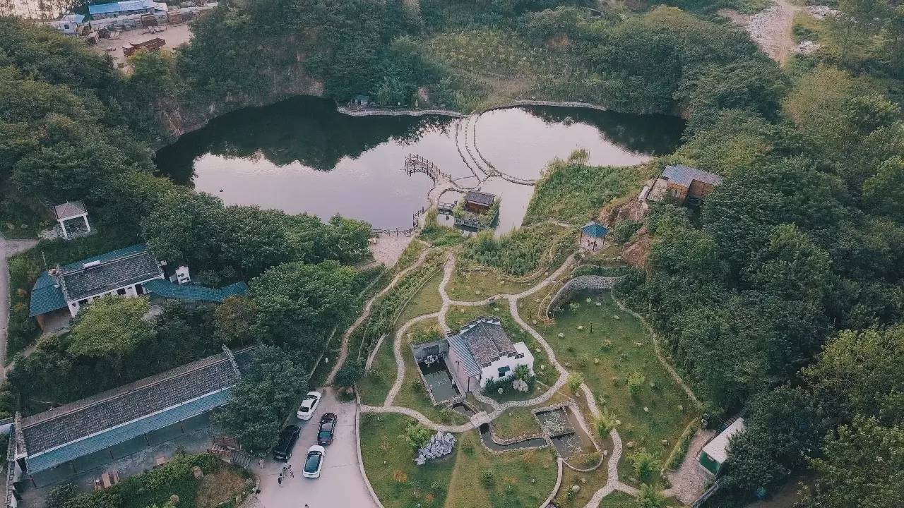 一宿·山麓之庭，一個(gè)充滿禪意山下庭院