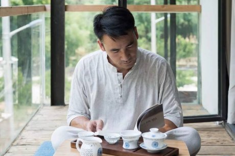 尋·尋客棧，一家超大藏書閣民宿設(shè)計