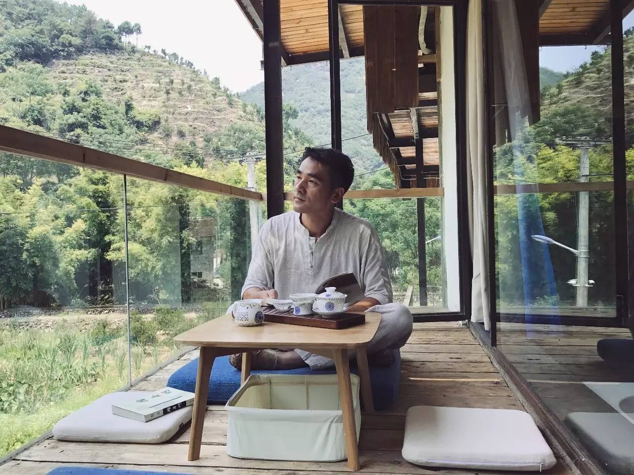尋·尋客棧，一家超大藏書閣民宿設(shè)計(jì)