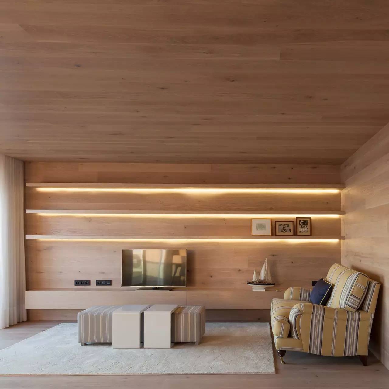 極簡(jiǎn)原木海邊度假小屋，中式裝修設(shè)計(jì)