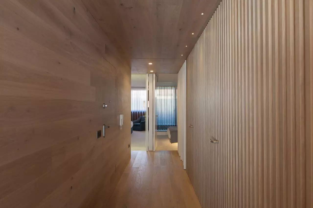 極簡原木海邊度假小屋，中式裝修設(shè)計