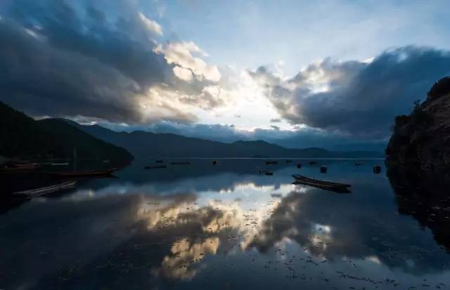 瀘沽湖新中式風(fēng)格民宿，等風(fēng)·半山