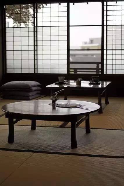 簡(jiǎn)約茶桌，簡(jiǎn)靜安寧