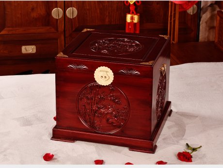 復(fù)古樟木箱，精美竹子雕花木箱子