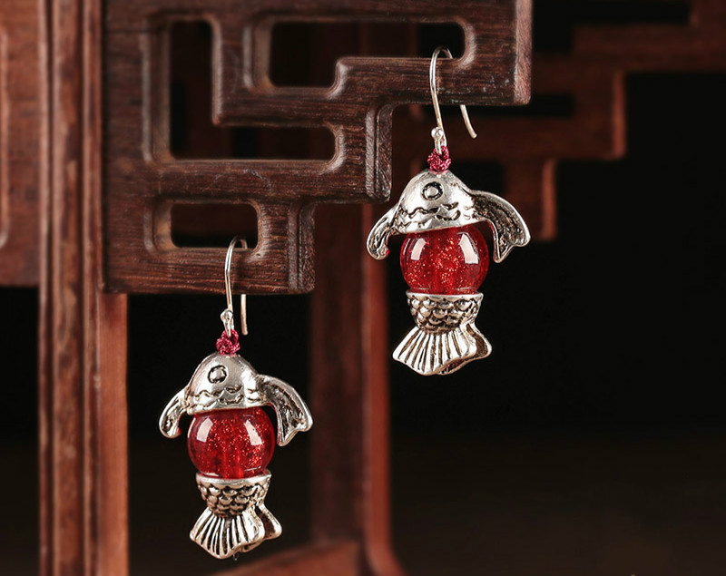 魚念傾城之美耳環(huán)，紅情古韻悠悠!