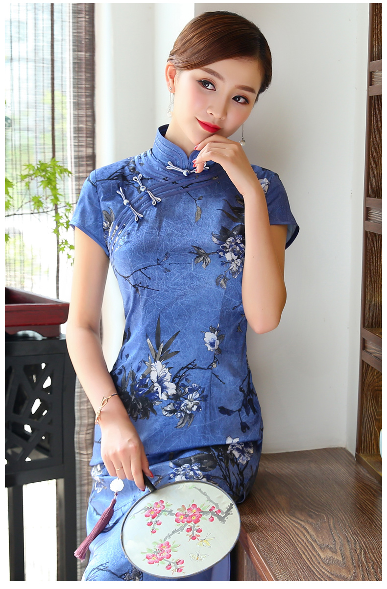 幽藍斜襟旗袍，優(yōu)雅迷人!