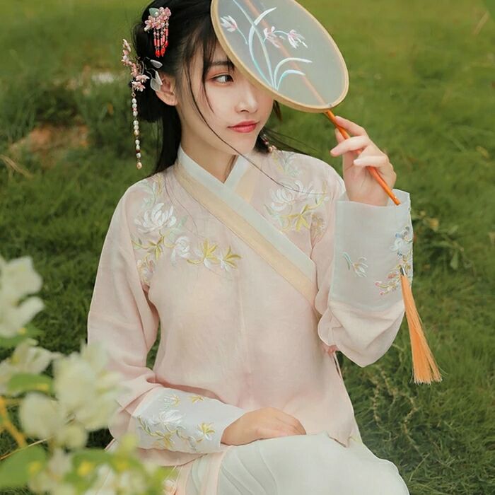 雨縑縑意漢服，清新刺繡襦裙?jié)h服圖片