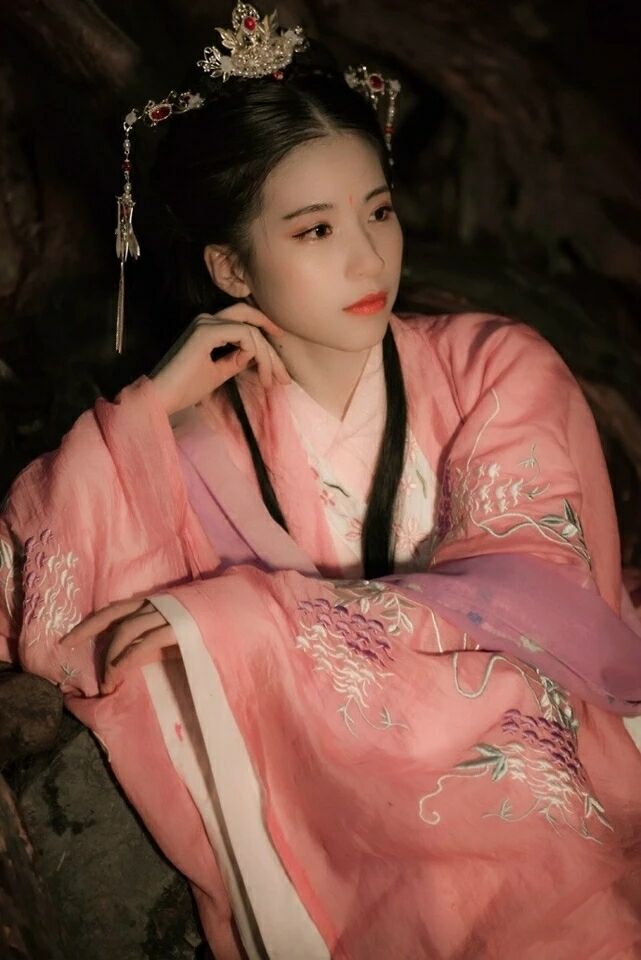 粉紅齊腰襦裙?jié)h服，魏晉風(fēng)大袖衫彩虹裙圖片