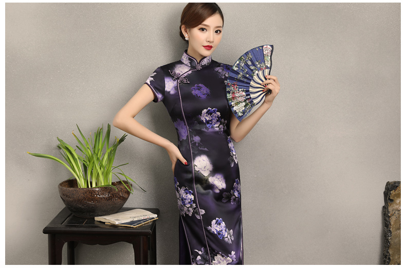 優(yōu)雅鏡花旗袍，清新藍色花旗袍裙