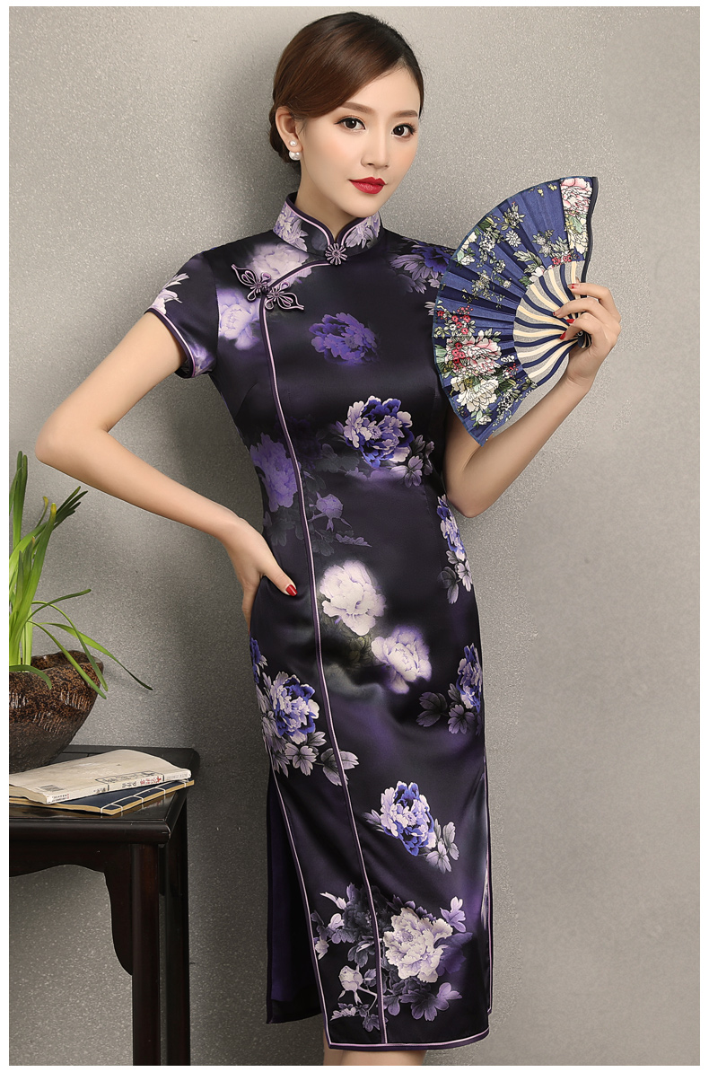 優(yōu)雅鏡花旗袍，清新藍色花旗袍裙