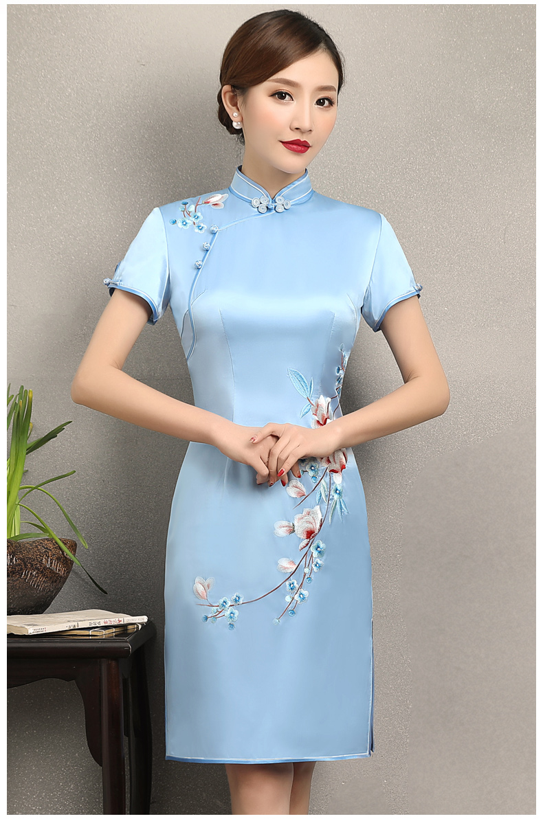淡藍(lán)清新繡花旗袍，散香時(shí)尚旗袍裙
