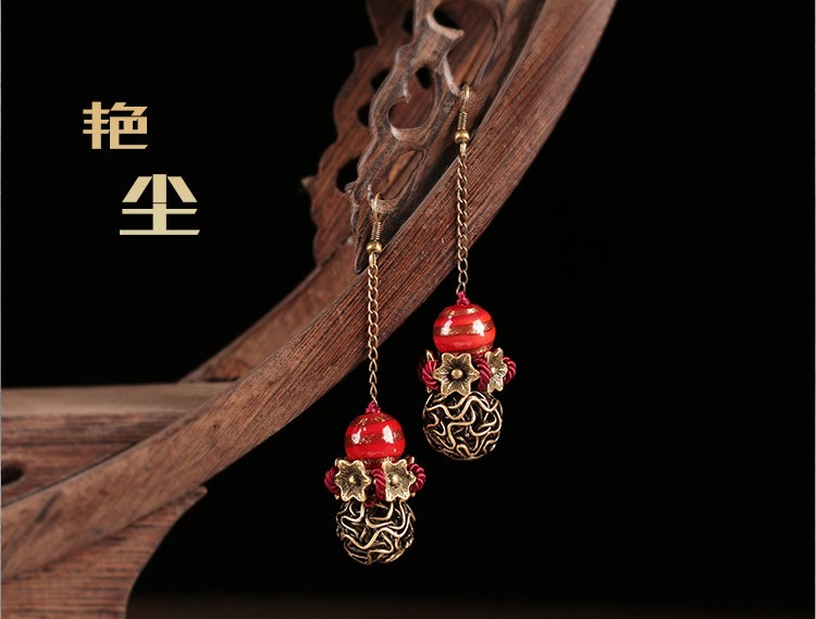 艷塵復(fù)古中國風(fēng)氣質(zhì)耳環(huán)，古風(fēng)紅色琉璃首飾