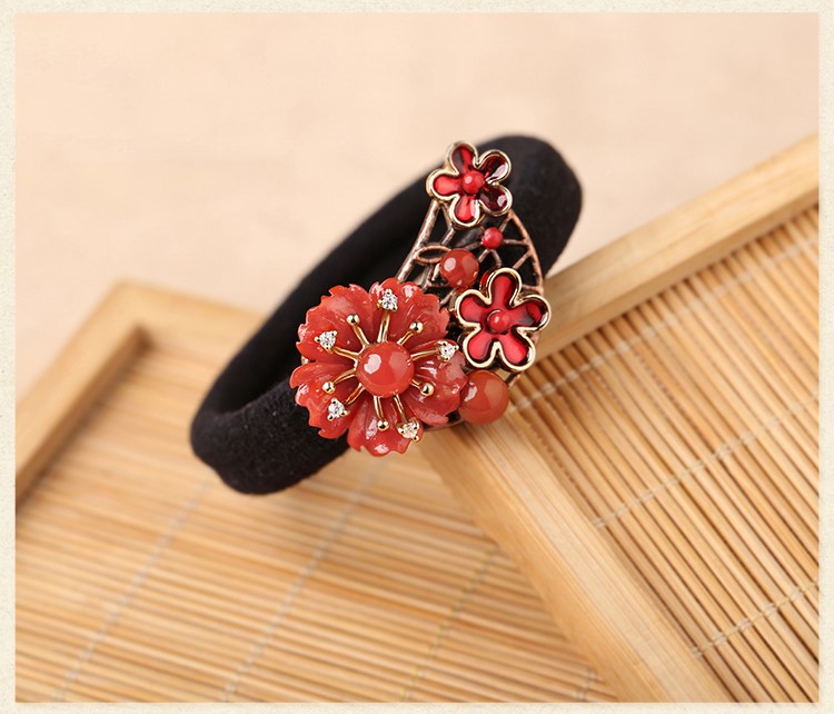 紅色扎頭發(fā)發(fā)圈，嬌艷氣質(zhì)時(shí)尚頭飾