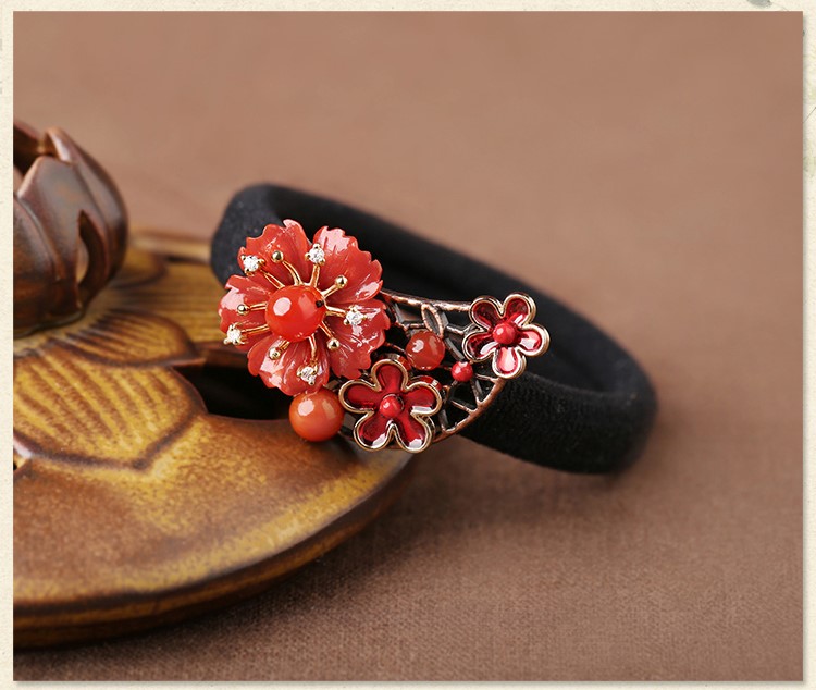紅色扎頭發(fā)發(fā)圈，嬌艷氣質(zhì)時(shí)尚頭飾