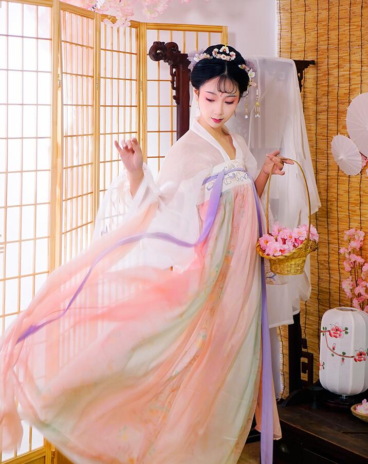 繡花印花齊胸襦裙，原創(chuàng)漢服美女圖片