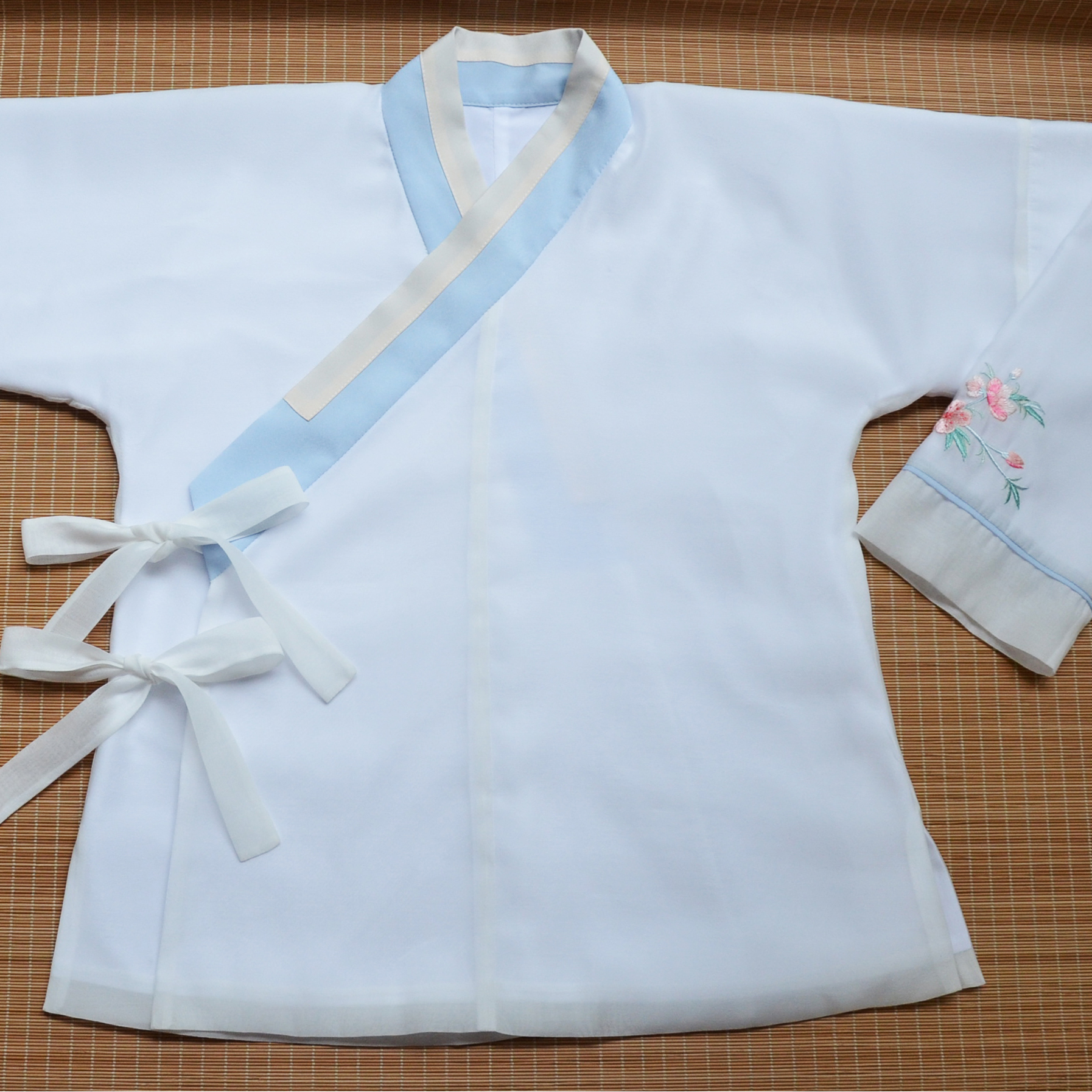 方領馬甲漢服，俏皮可愛漢服圖片