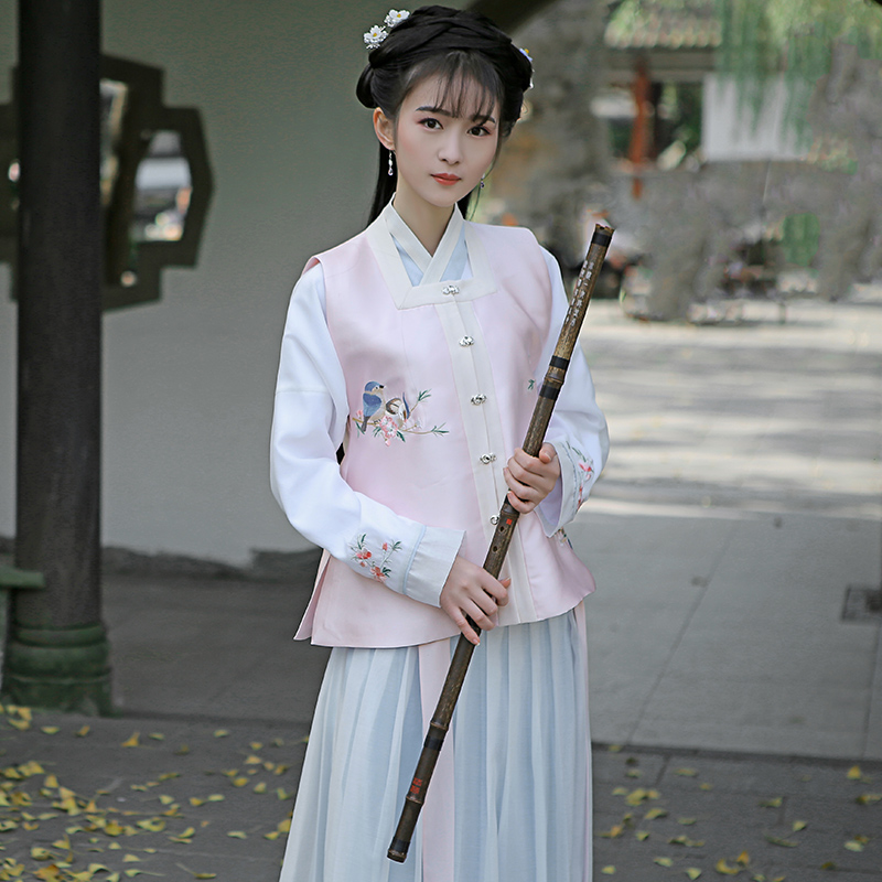方領馬甲漢服，俏皮可愛漢服圖片