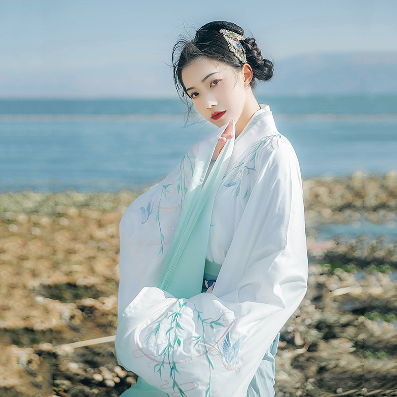 蓬萊閣大袖交領(lǐng)襦裙?jié)h服，漸變花鳥刺繡漢服