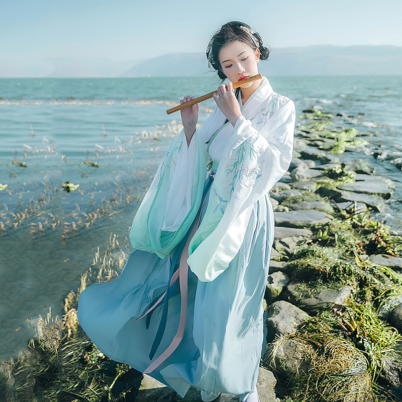 蓬萊閣大袖交領(lǐng)襦裙?jié)h服，漸變花鳥刺繡漢服