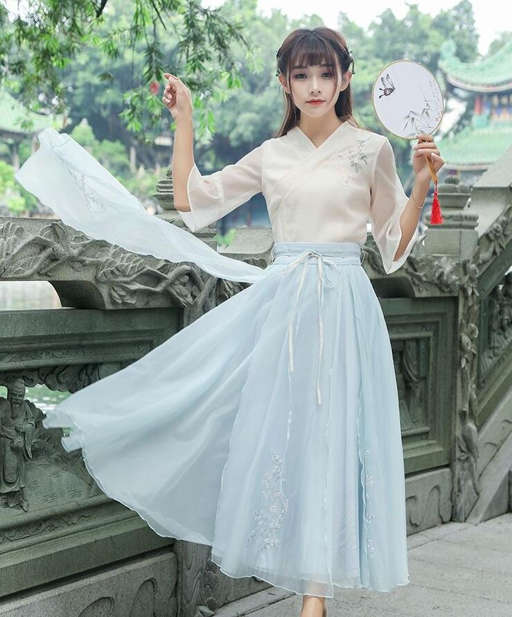 復(fù)古中國(guó)風(fēng)廣袖長(zhǎng)裙，雪紡清新淡雅漢服圖片