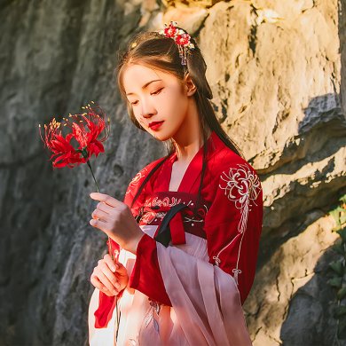 火紅彼岸花齊胸襦裙?jié)h服，日常春夏漢服圖片